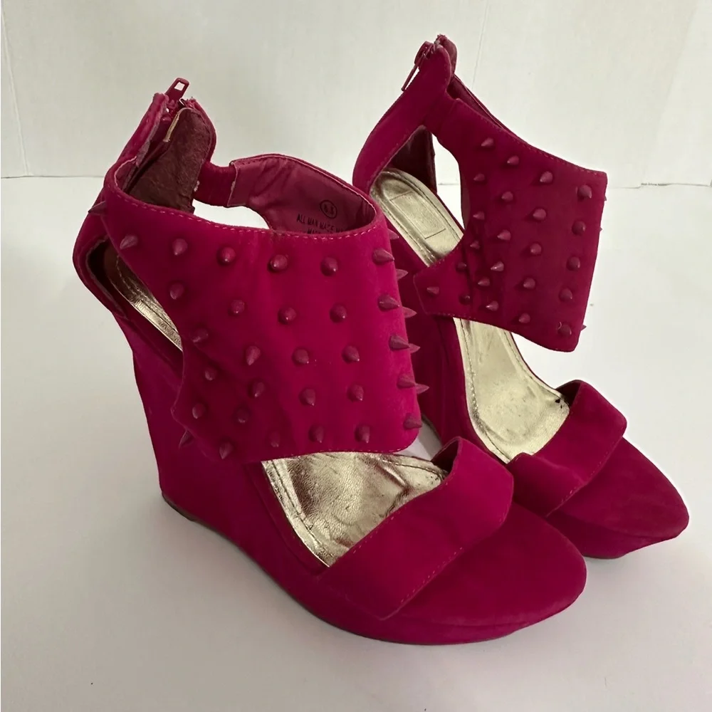 City Snappers Studded Platform Wedges Size 8.5 Spiked Heels Zip Back Rocker Y2K